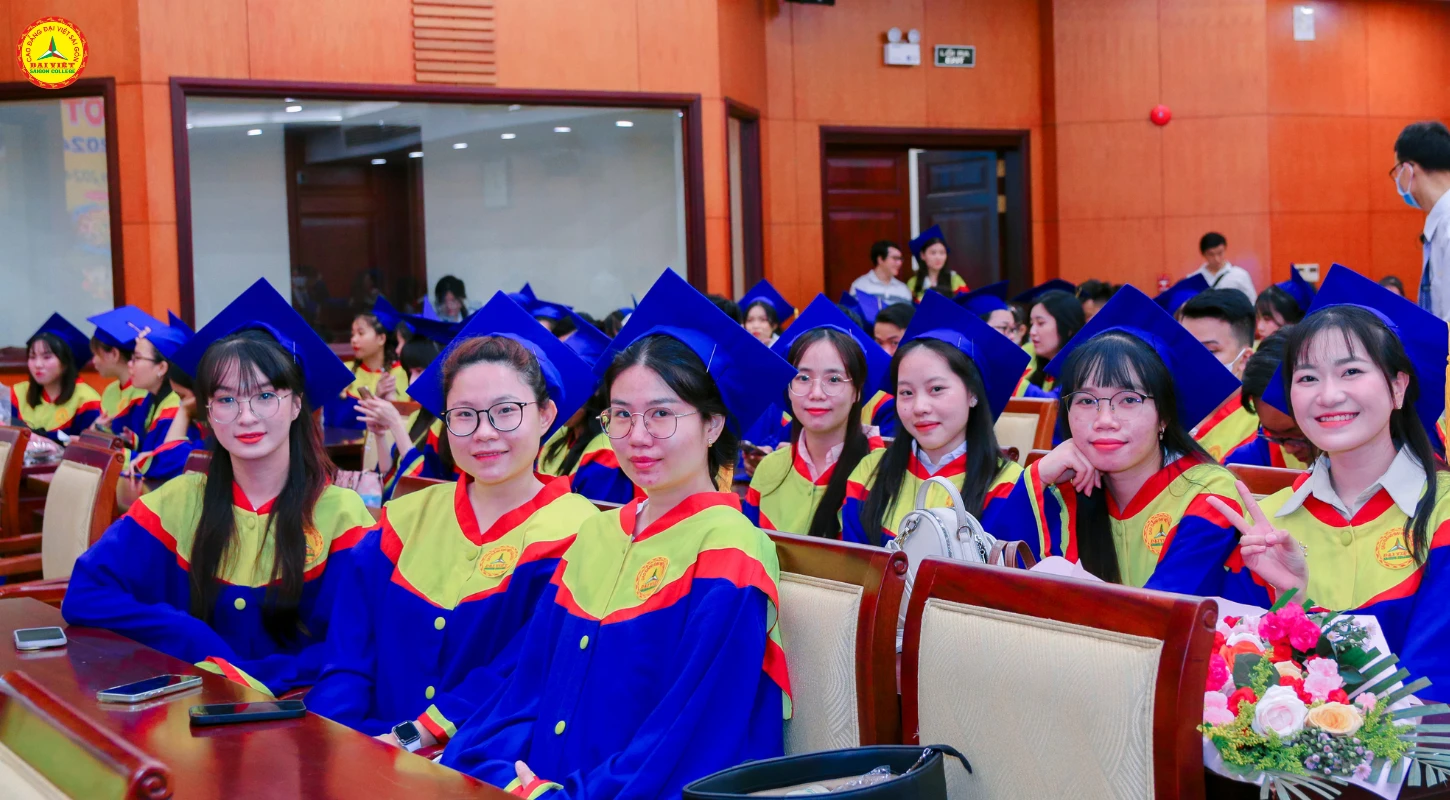 College Graduation Ceremony: How It Happens and Its Significance | Dai Viet Saigon College