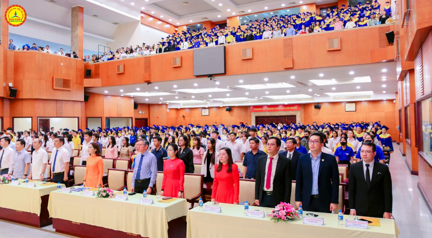 Nearly 700 Graduates Receive Diplomas and Scholarships Worth 3 Billion VND at Opening Ceremony | Dai Viet Saigon College