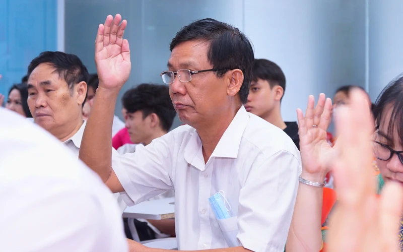 Admissions to Saigon University College