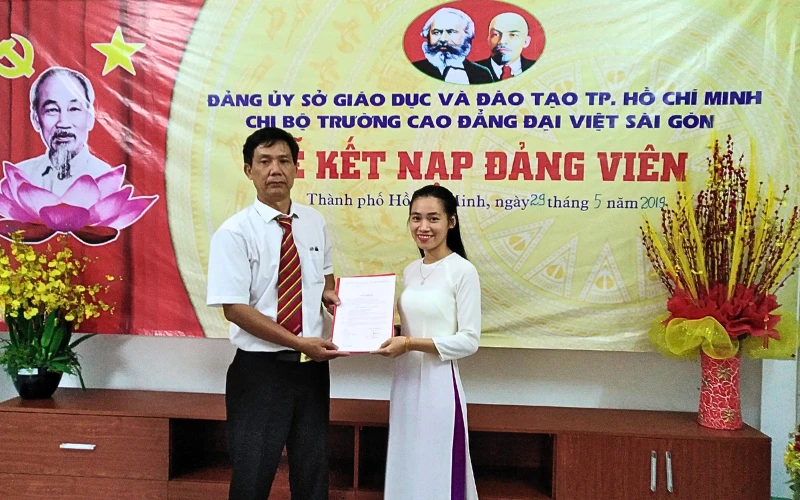 Admissions to Saigon University College