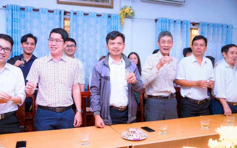 Admissions to Saigon University College