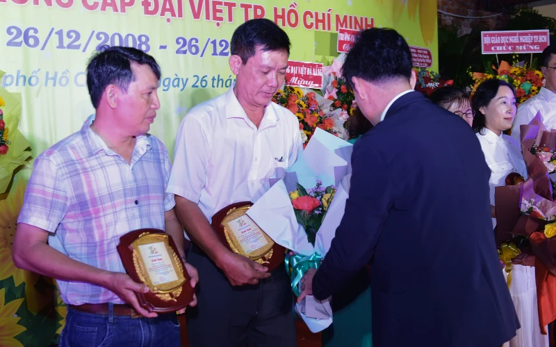 Admissions to Saigon University College