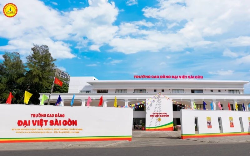 Admissions to Saigon University College