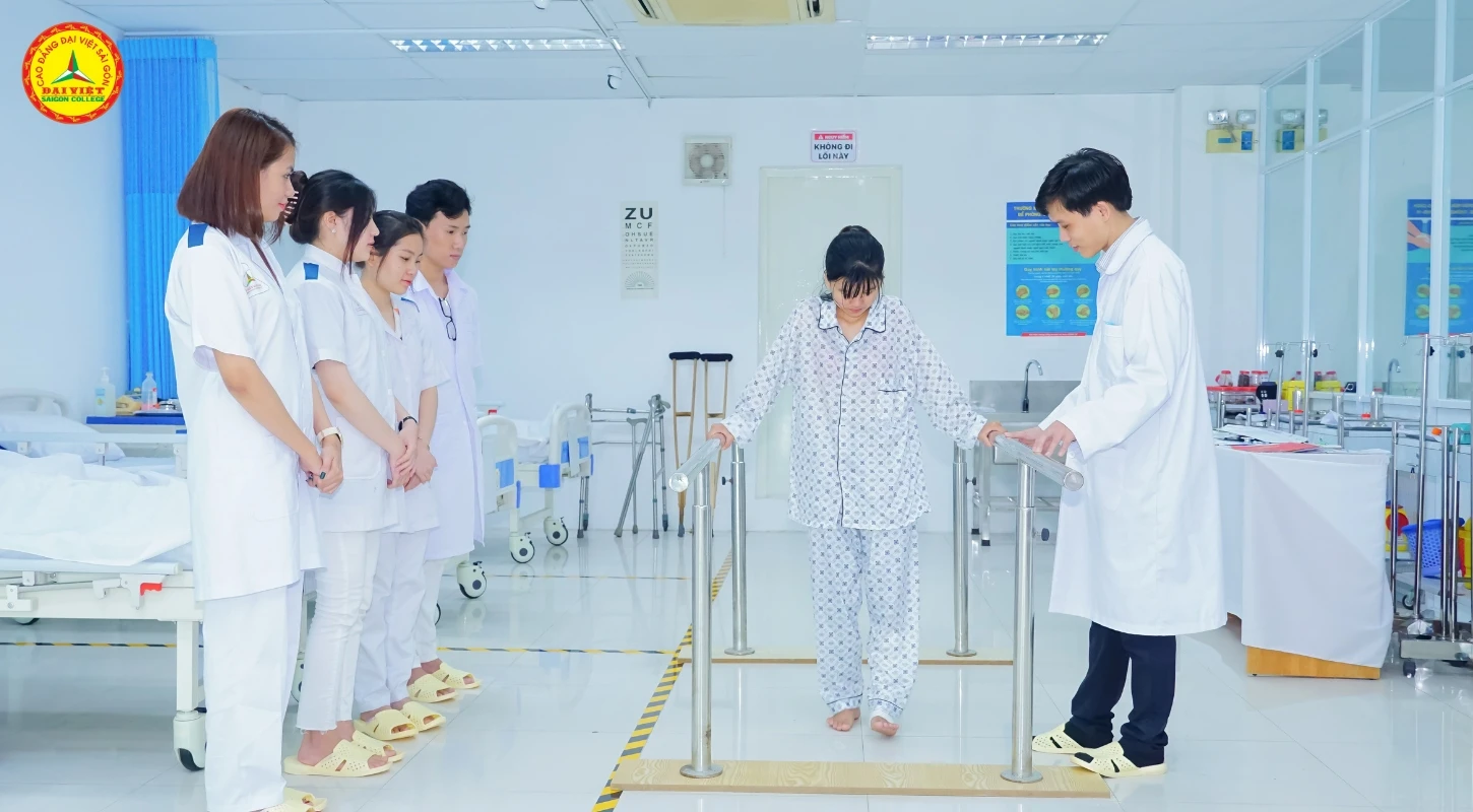 Why Choose Nursing at Đại Việt Sài Gòn College?