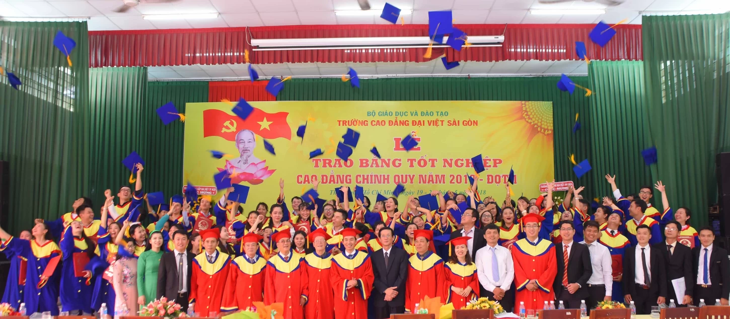 Graduation Ceremony Photos from May 19th & 20th, 2018 | Dai Viet Saigon College